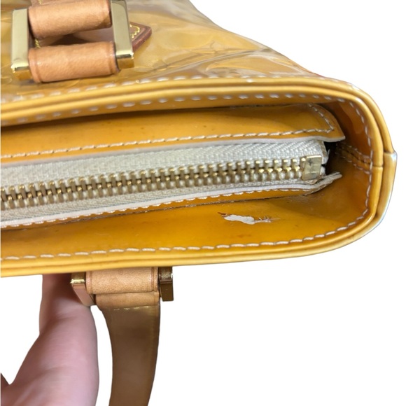 LOUIS VUITTON Vernis Houston Yellow/Gold Bag - Picture 5 of 16
